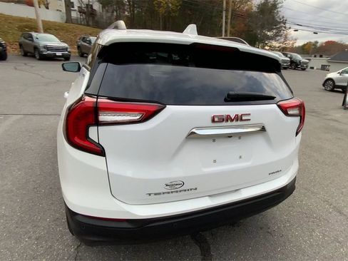 Used 2023 GMC Terrain SLE w/ Driver Convenience Package image 8