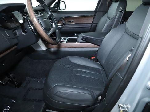 Used 2023 Land Rover Range Rover SE image 16