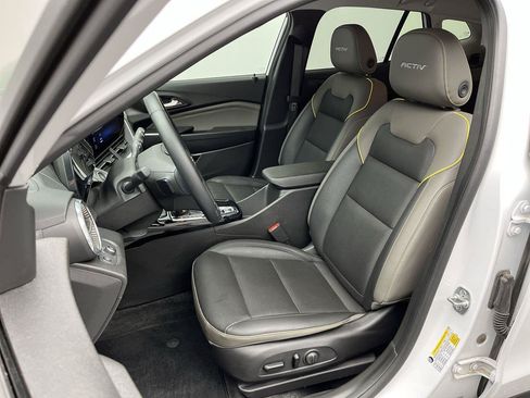 Certified 2024 Chevrolet Trax ACTIV FWD image 9