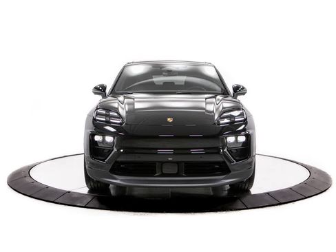 New 2026 Porsche Macan Electric RWD image 10