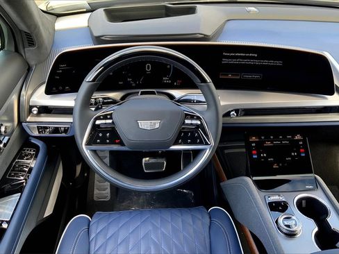 New 2026 Cadillac Vistiq Premium Luxury image 23