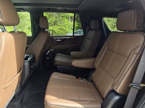 Used 2025 Chevrolet Tahoe High Country image 31