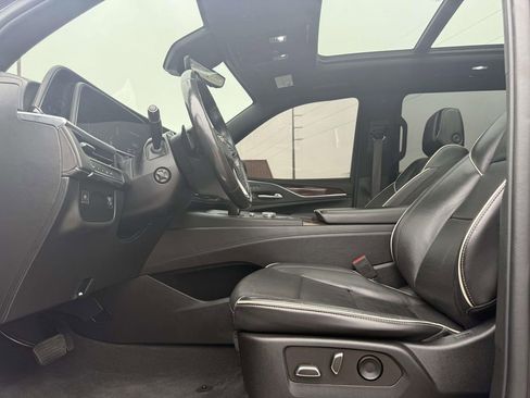 Used 2022 Cadillac Escalade ESV Premium Luxury image 26