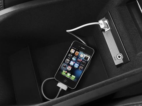 Used 2015 Volvo XC70 T5 Premier w/ Proximity Package image 13