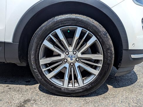 Used 2018 Ford Explorer Platinum image 57