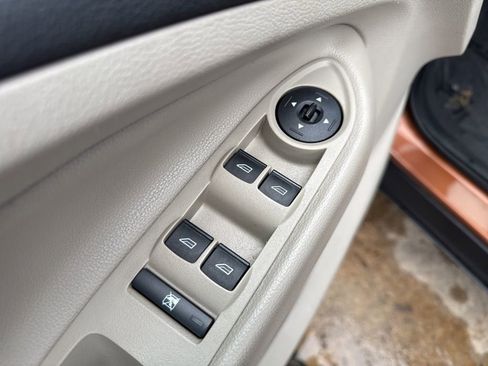 Used 2017 Ford Escape SE image 11