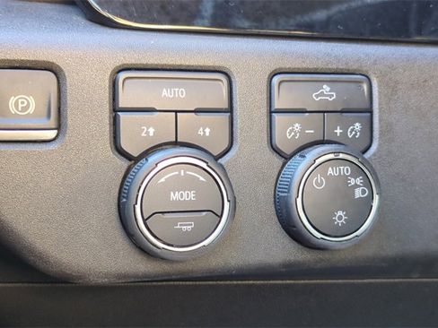 Used 2025 Chevrolet Silverado 1500 LT image 23