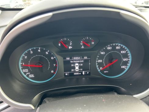 Used 2022 Chevrolet Malibu LS image 9