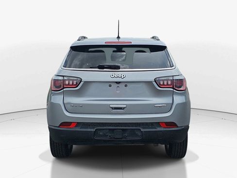 Used 2018 Jeep Compass Latitude w/ Trailer Tow Group AWD/4WD image 5