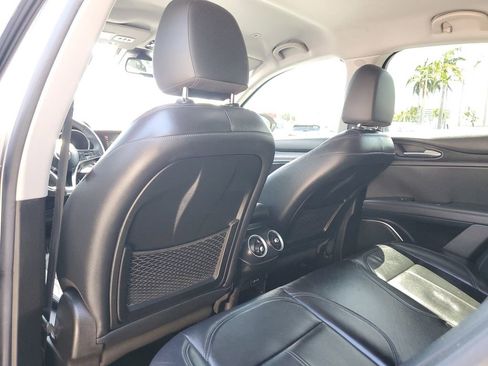 Used 2018 Alfa Romeo Stelvio AWD image 15