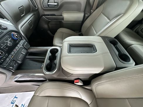 Used 2019 Chevrolet Silverado 1500 LTZ w/ LTZ Convenience Package AWD/4WD image 32