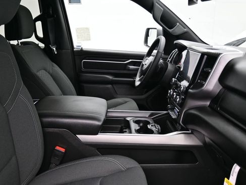 New 2026 RAM 1500 4x4 Crew Cab image 16