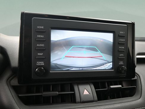 Used 2019 Toyota RAV4 LE image 29