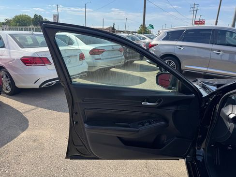 Used 2020 Nissan Altima 2.5 S FWD image 24