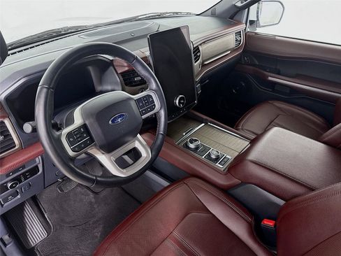 Used 2024 Ford Expedition Max Limited AWD/4WD image 11