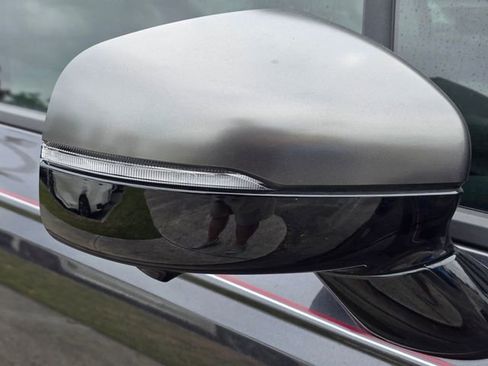 Certified 2025 Kia Carnival SX Prestige FWD image 7