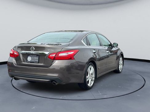 Used 2017 Nissan Altima 3.5 SL w/ 3.5SL Technology Package FWD image 7