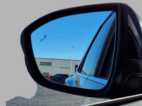 Used 2025 Nissan Pathfinder SV image 21