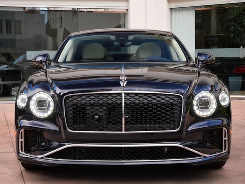 New 2026 Bentley Flying Spur Plug-In Hybrid AWD/4WD image 10