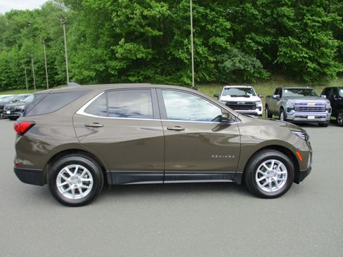 Used 2024 Chevrolet Equinox LT AWD/4WD image 4