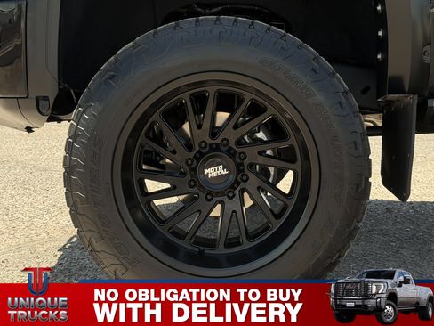 Used 2024 GMC Sierra 2500 Denali Ultimate w/ Max Trailering Package AWD/4WD image 11