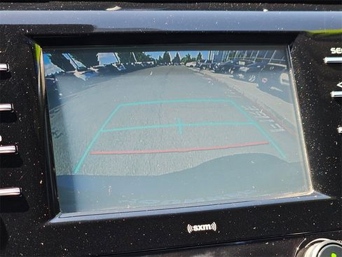 Used 2020 Toyota Camry SE image 24
