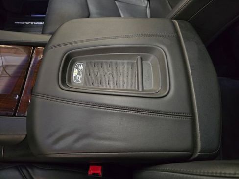 Used 2016 Cadillac Escalade Premium image 28