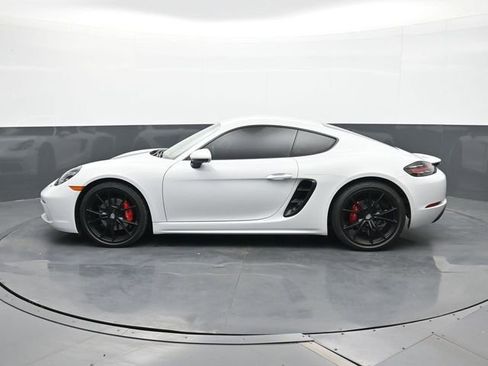 Certified 2021 Porsche 718 Cayman RWD image 2