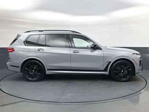 Used 2025 BMW X7 M60i AWD/4WD image 3