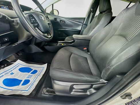 Used 2021 Toyota Prius Prime LE FWD image 25