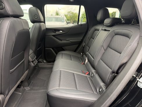 Used 2025 Chevrolet Equinox LT w/ Convenience Package II FWD image 33