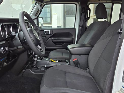 Used 2023 Jeep Wrangler Unlimited w/ Cold Weather Group image 11