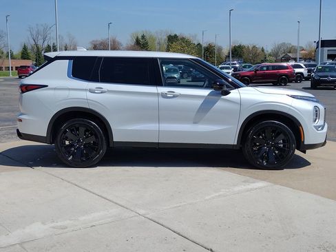 New 2026 Mitsubishi Outlander LE AWD/4WD image 14