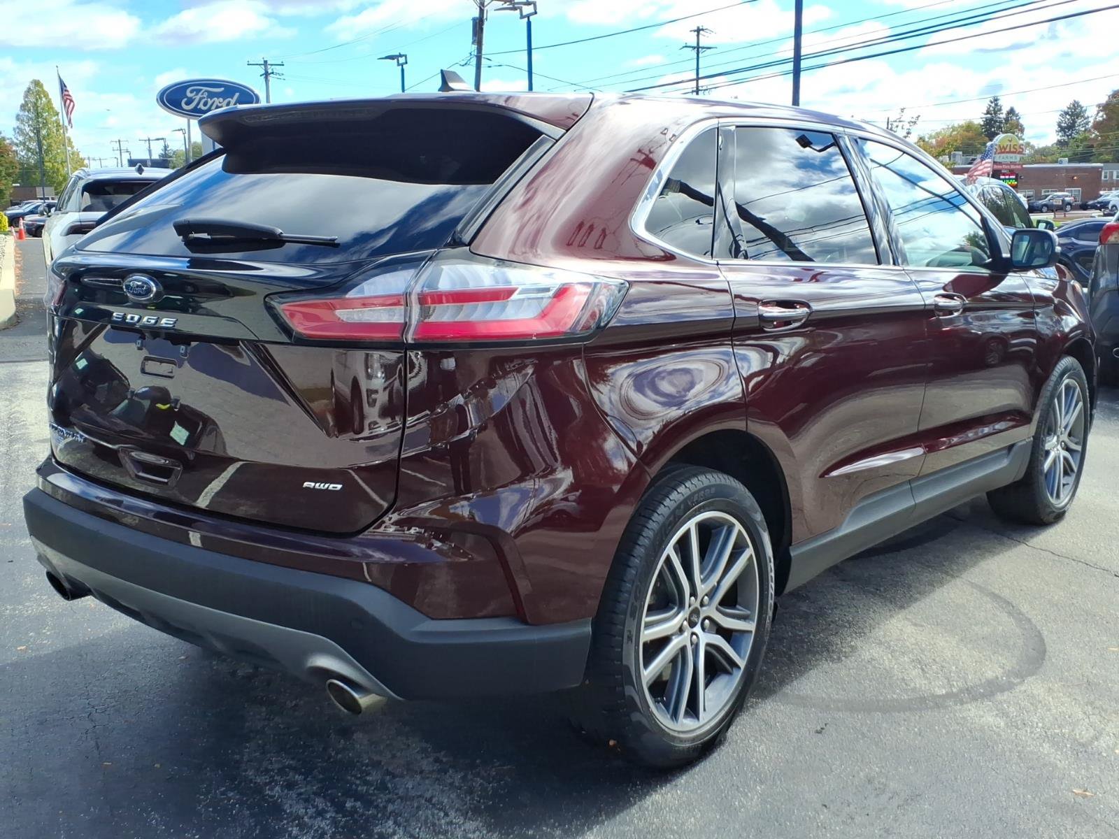 Certified 2024 Ford Edge Titanium w/ Equipment Group 301A AWD/4WD image 4