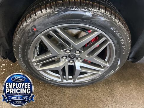 New 2026 Ford Explorer ST-Line w/ ST-Line Street Pack AWD/4WD image 8