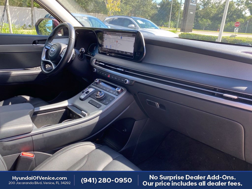Used 2024 Hyundai Palisade SEL FWD image 16