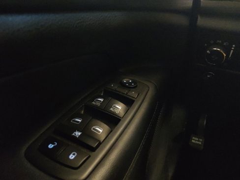Used 2019 Jeep Grand Cherokee Laredo w/ Security & Convenience Group AWD/4WD image 27