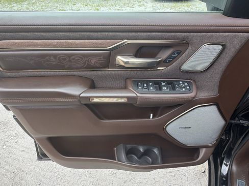 Used 2025 RAM 1500 Limited AWD/4WD image 14