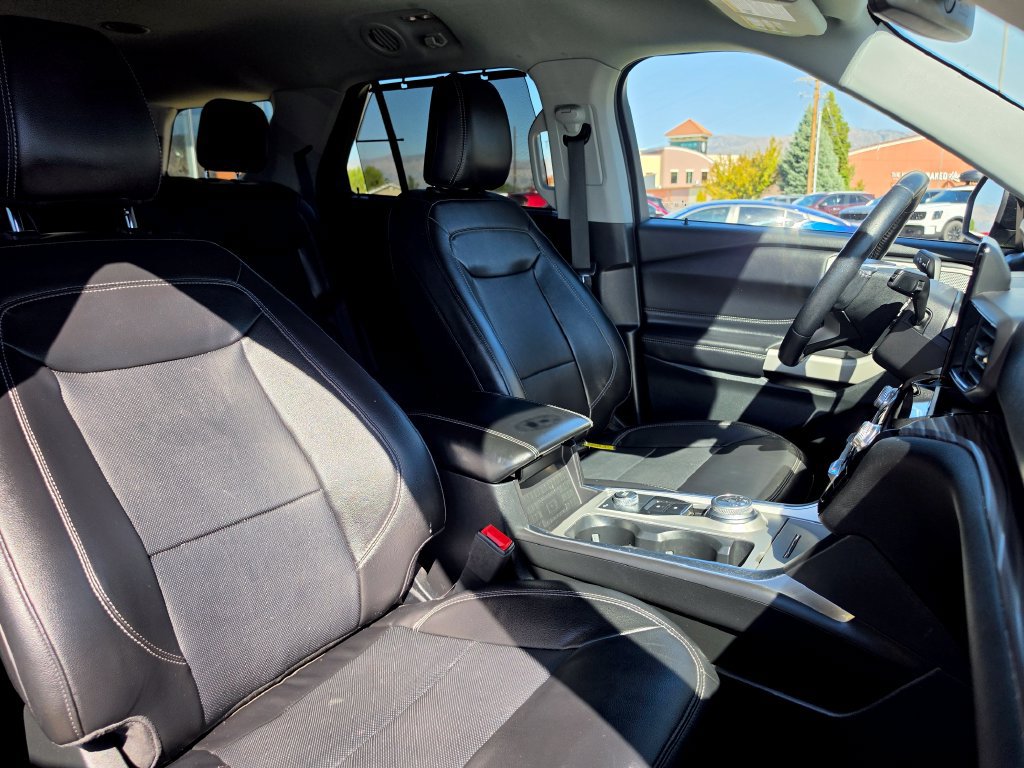 Used 2023 Ford Explorer Limited AWD/4WD image 16
