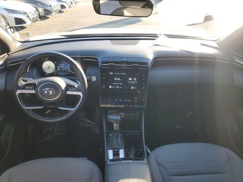 Used 2022 Hyundai Santa Cruz SEL Premium image 9