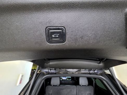 Used 2022 Chevrolet Suburban LT AWD/4WD image 12