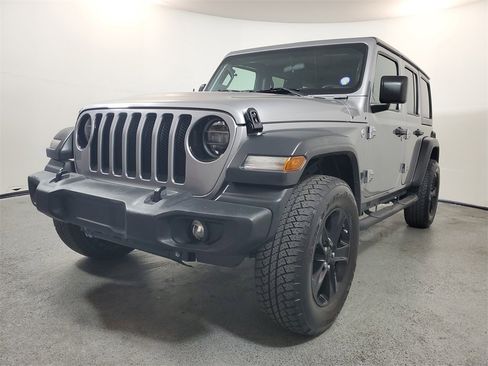 Used 2020 Jeep Wrangler Unlimited Sport image 3
