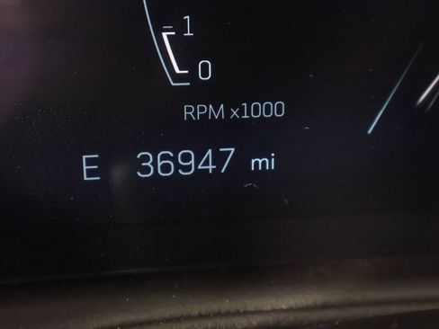 Used 2024 Cadillac XT4 Premium Luxury image 35