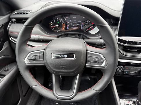 Used 2024 Jeep Compass Trailhawk AWD/4WD image 19
