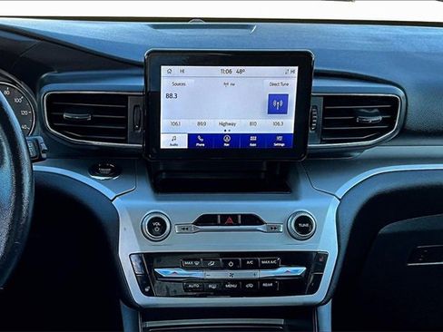 Used 2022 Ford Explorer XLT w/ Equipment Group 202A image 16