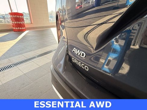 Used 2022 INFINITI QX50 Essential image 9