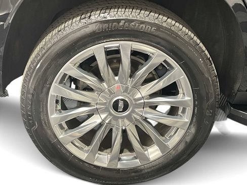 Used 2023 Cadillac Escalade Premium Luxury AWD/4WD image 7