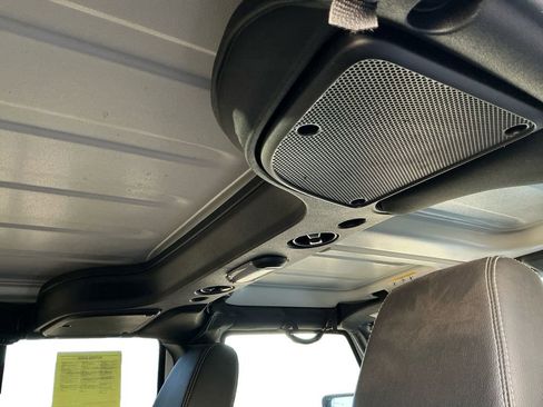 Used 2017 Jeep Wrangler Unlimited Rubicon image 21