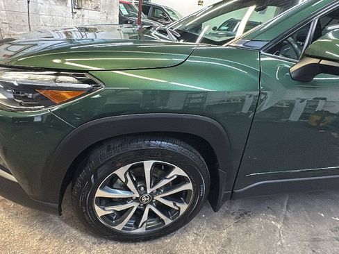 Used 2024 Toyota Corolla Cross XLE w/ Convenience Package image 9