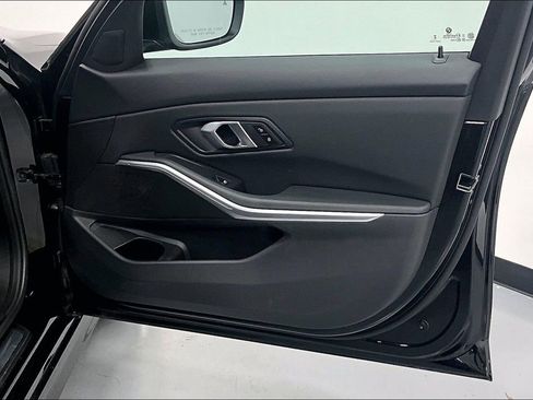 Used 2025 BMW 330i xDrive Sedan image 17